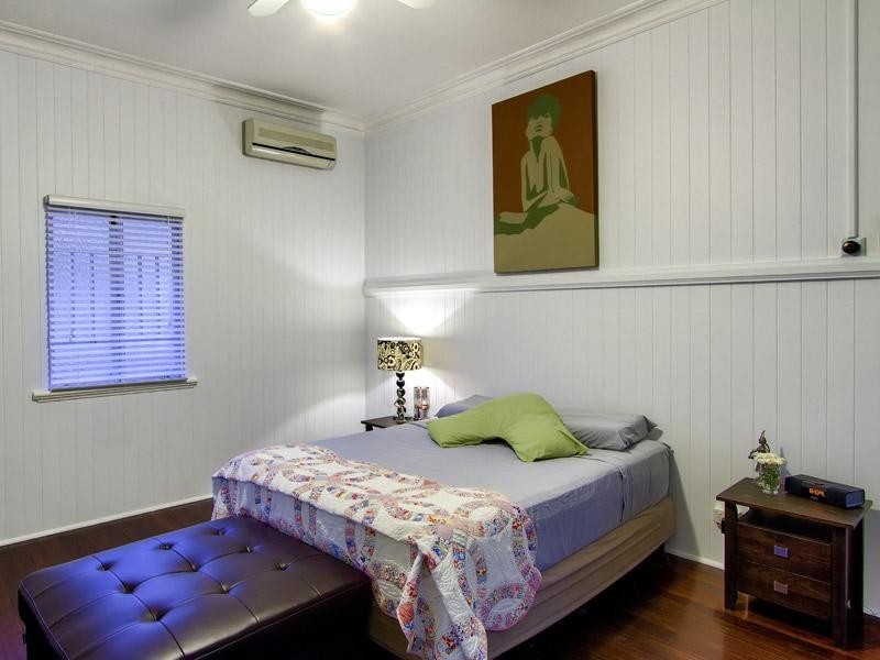 84 Riding Road, Hawthorne QLD 4171