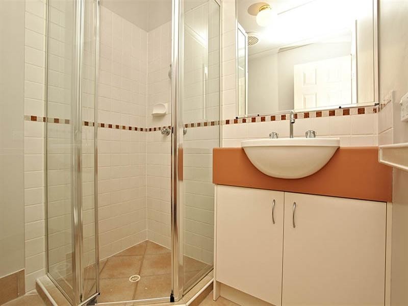 4/62-70 Douglas Street, Greenslopes QLD 4120