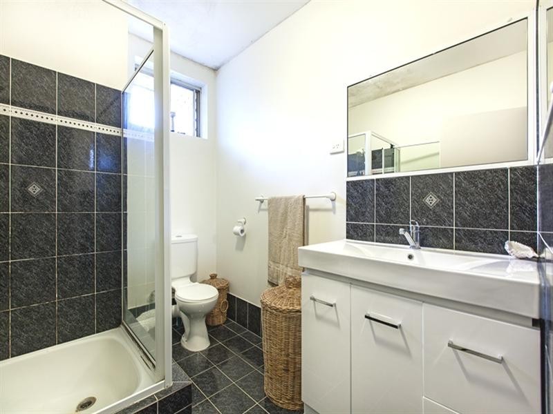 2/143 Baines Street, Kangaroo Point QLD 4169