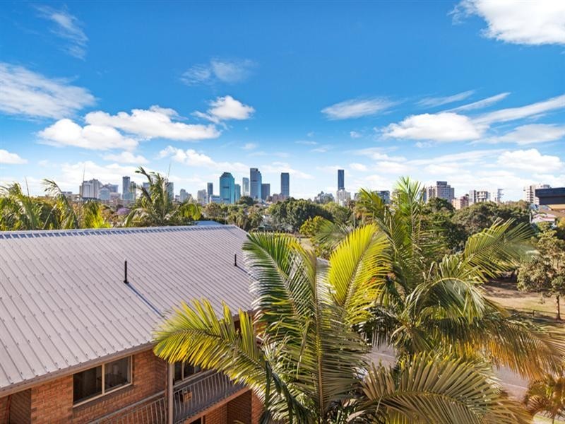 2/143 Baines Street, Kangaroo Point QLD 4169