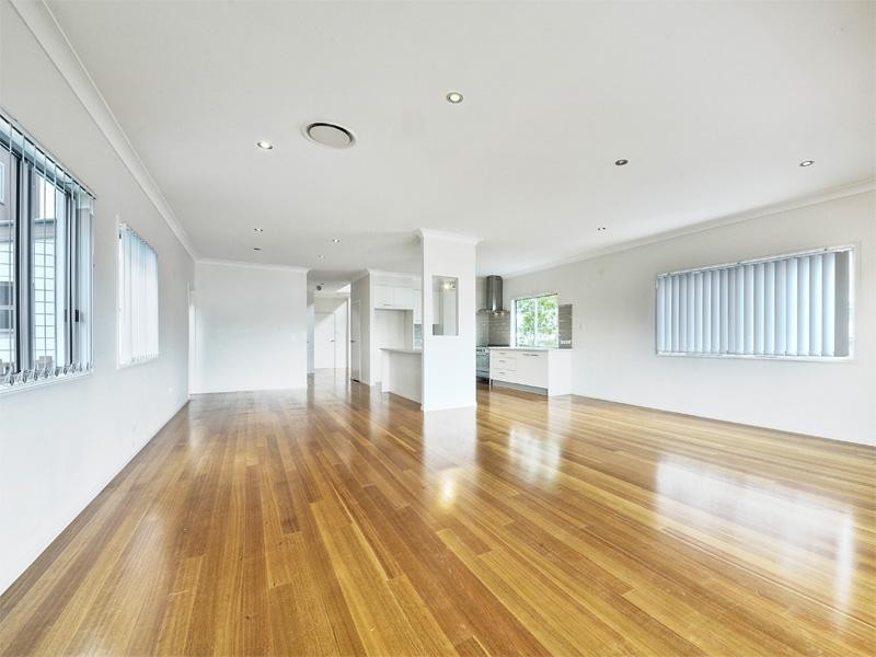 24 Viminal Hill Crescent, Seven Hills QLD 4170
