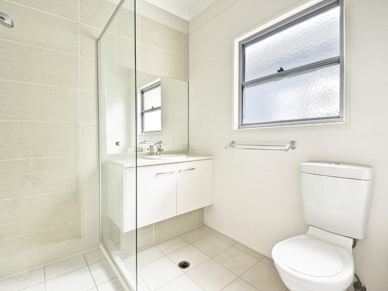 24 Viminal Hill Crescent, Seven Hills QLD 4170