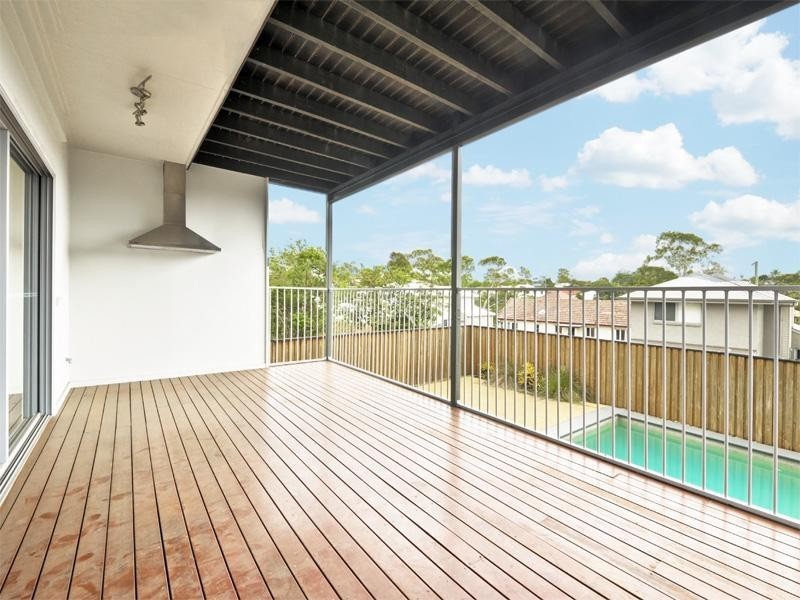 24 Viminal Hill Crescent, Seven Hills QLD 4170