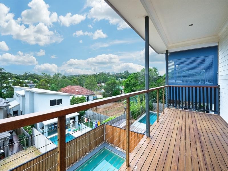 24 Viminal Hill Crescent, Seven Hills QLD 4170