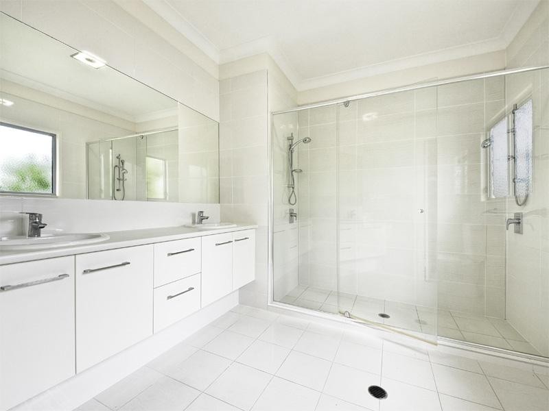 24 Viminal Hill Crescent, Seven Hills QLD 4170