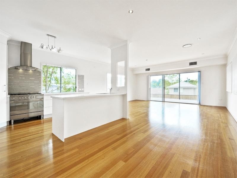 24 Viminal Hill Crescent, Seven Hills QLD 4170