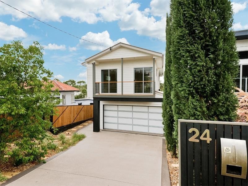24 Viminal Hill Crescent, Seven Hills QLD 4170