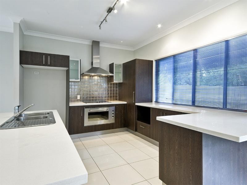 16 Cowper Street, Bulimba QLD 4171