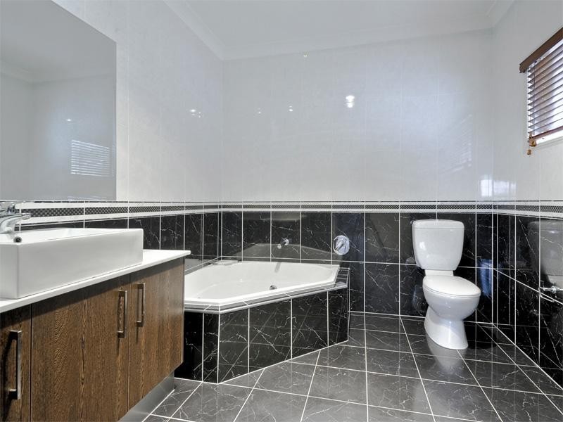 16 Cowper Street, Bulimba QLD 4171