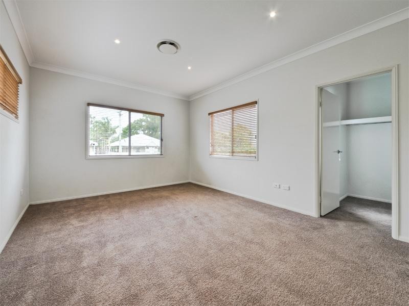 16 Cowper Street, Bulimba QLD 4171