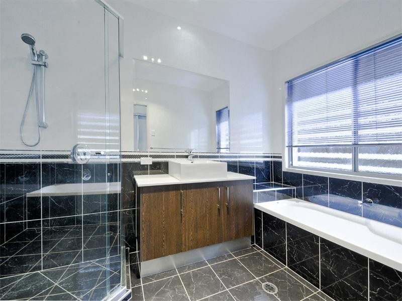 16 Cowper Street, Bulimba QLD 4171