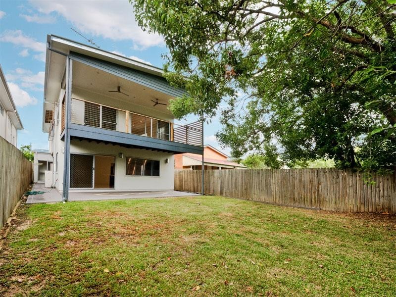 16 Cowper Street, Bulimba QLD 4171