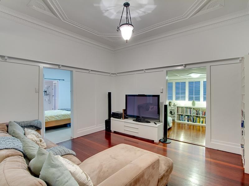 313 Riding Road, Balmoral QLD 4171