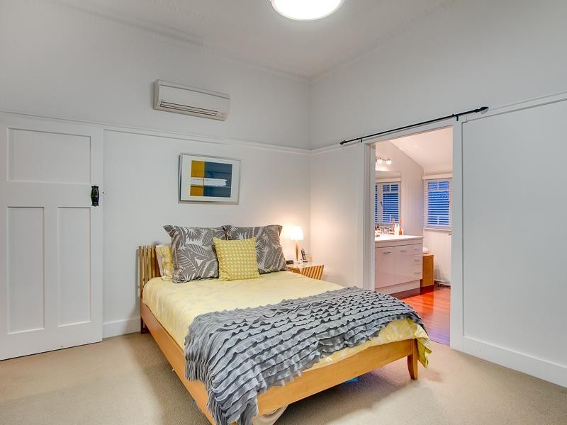 313 Riding Road, Balmoral QLD 4171