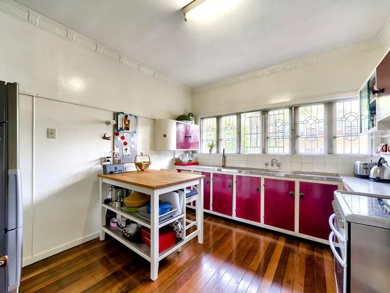 54 Junction Road, Morningside QLD 4170