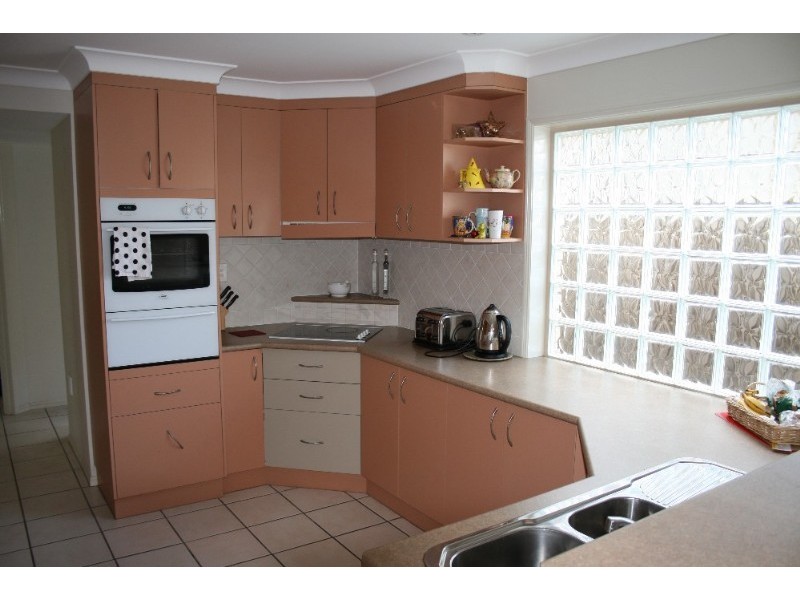 17 Favril Street, Cannon Hill QLD 4170