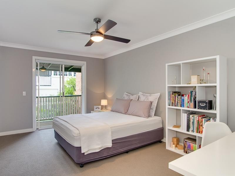 2/24 Wambool Street, Bulimba QLD 4171