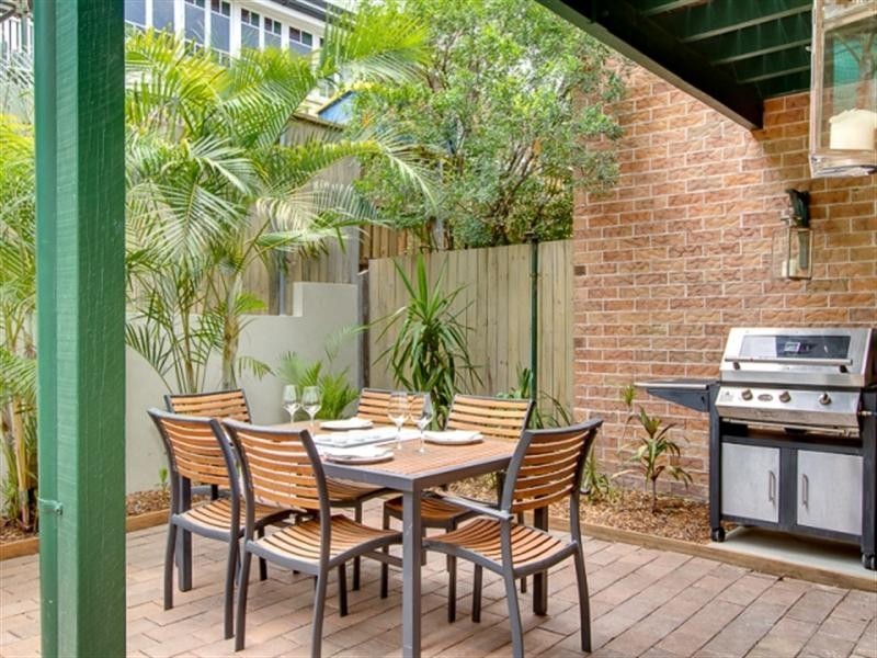 2/24 Wambool Street, Bulimba QLD 4171
