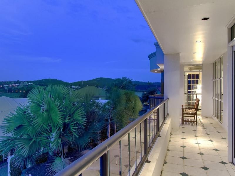 5 Tappin Court, Carindale QLD 4152