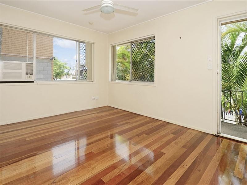 1/162 Juliette Street, Greenslopes QLD 4120