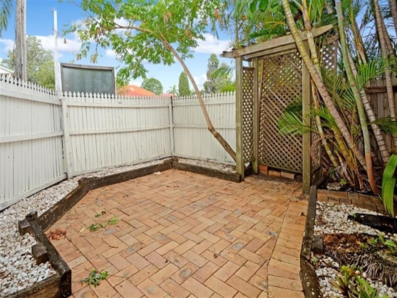 1/162 Juliette Street, Greenslopes QLD 4120