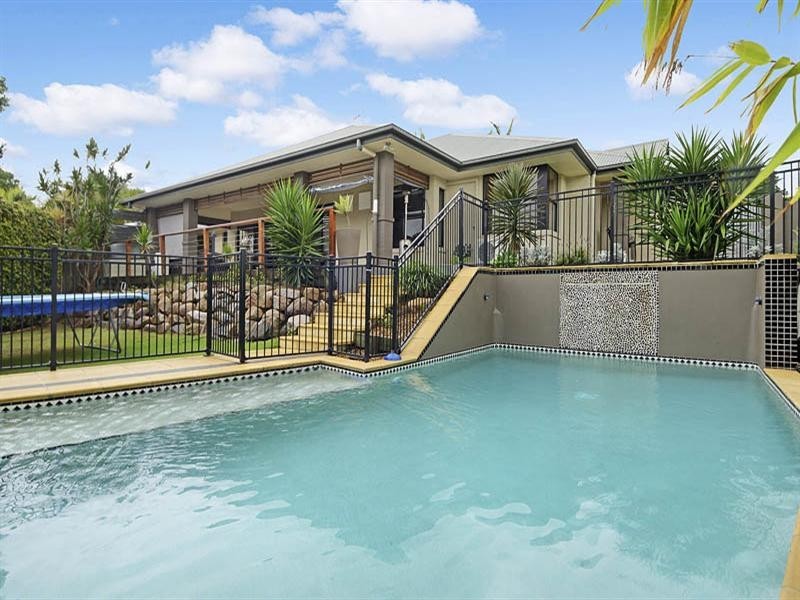 12 Van Dyck Ri, Mackenzie QLD 4156