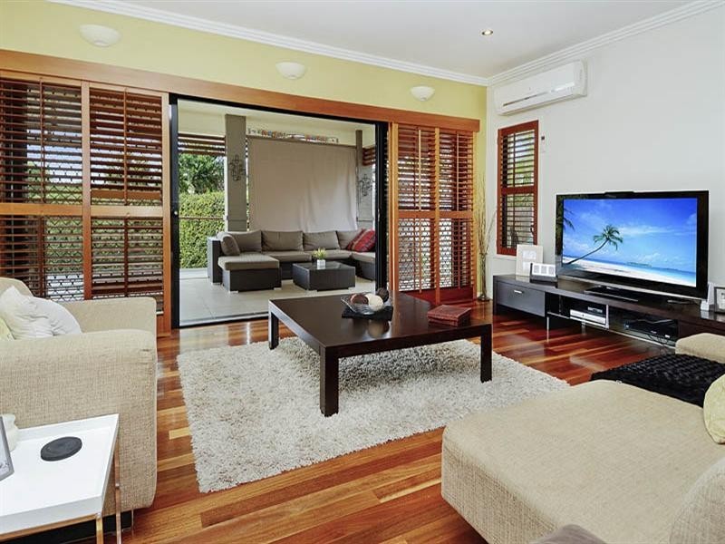 12 Van Dyck Ri, Mackenzie QLD 4156