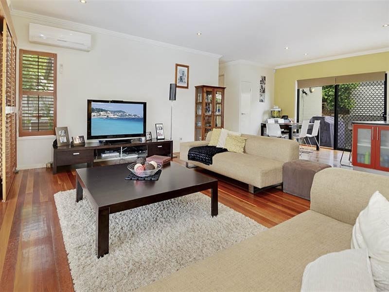 12 Van Dyck Ri, Mackenzie QLD 4156