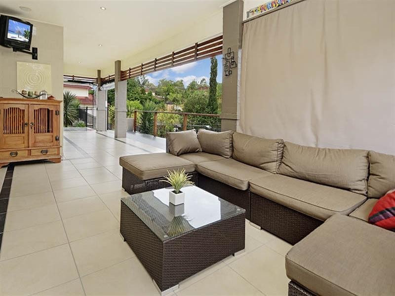12 Van Dyck Ri, Mackenzie QLD 4156