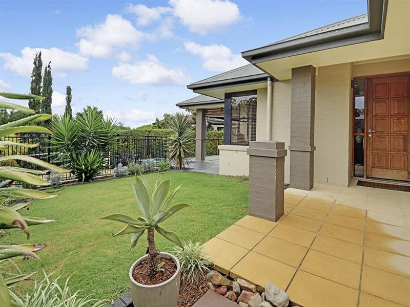 12 Van Dyck Ri, Mackenzie QLD 4156