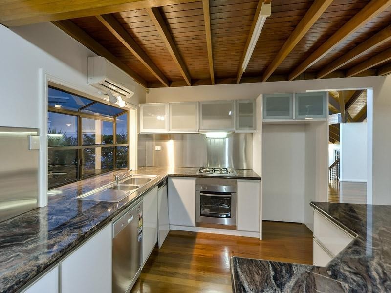 52 Upper Cairns Terrace, Red Hill QLD 4059