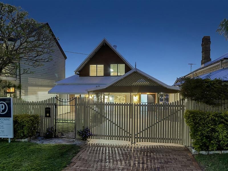 52 Upper Cairns Terrace, Red Hill QLD 4059