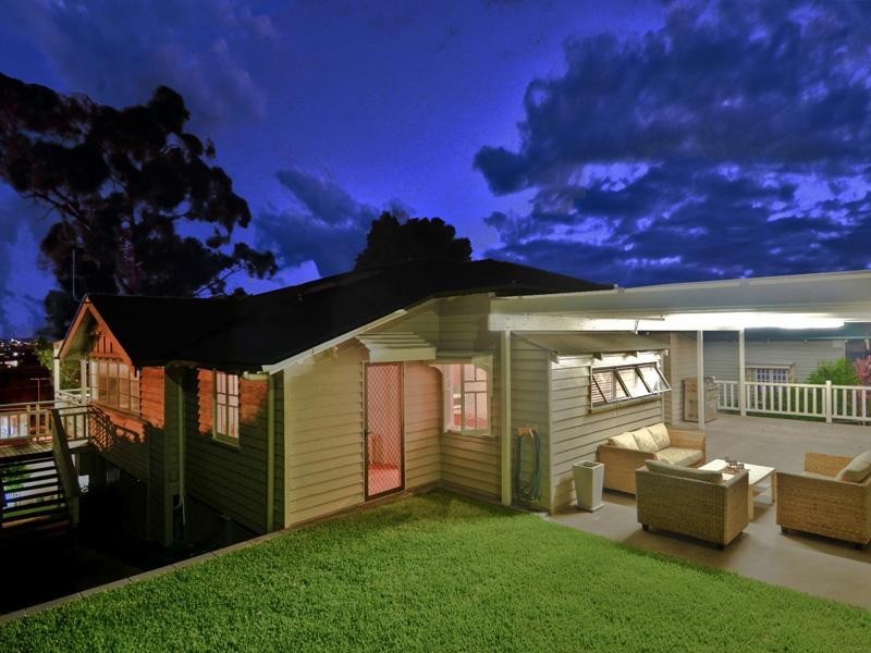 12 Cawmore Road, Hawthorne QLD 4171