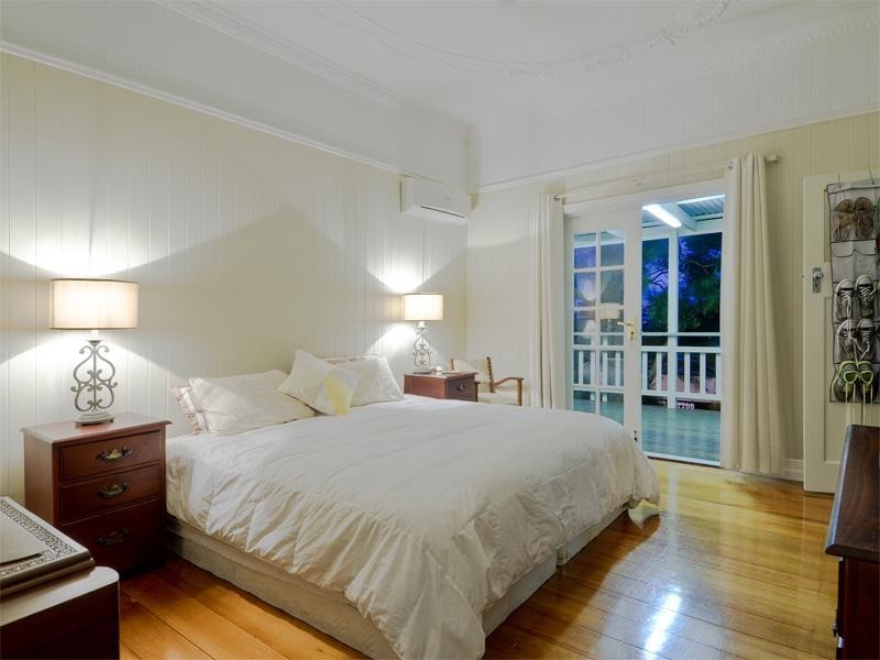 12 Cawmore Road, Hawthorne QLD 4171