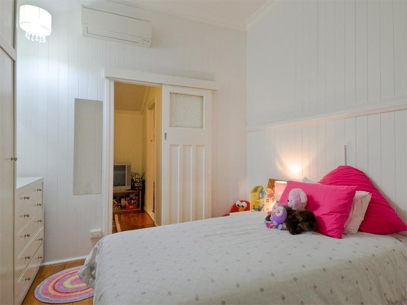 12 Cawmore Road, Hawthorne QLD 4171