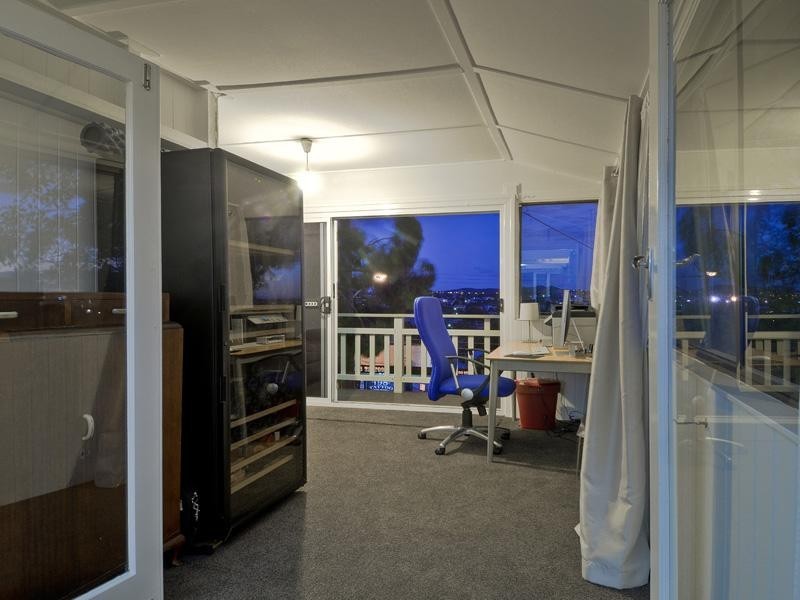 12 Cawmore Road, Hawthorne QLD 4171