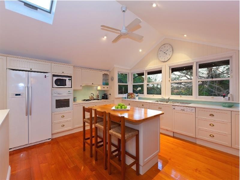 25 Power Street, Norman Park QLD 4170