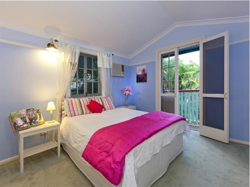 25 Power Street, Norman Park QLD 4170