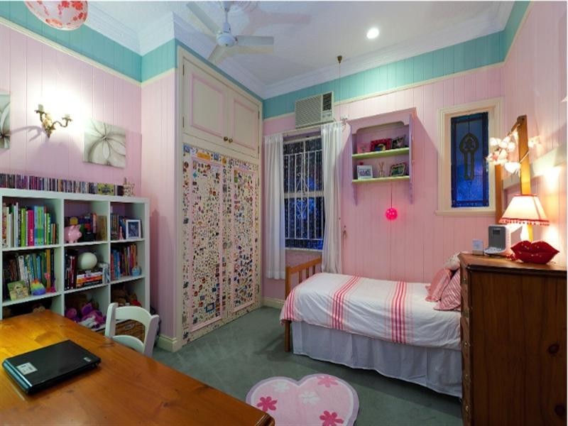 25 Power Street, Norman Park QLD 4170