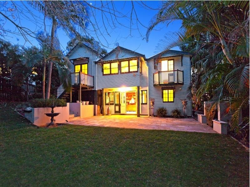 25 Power Street, Norman Park QLD 4170