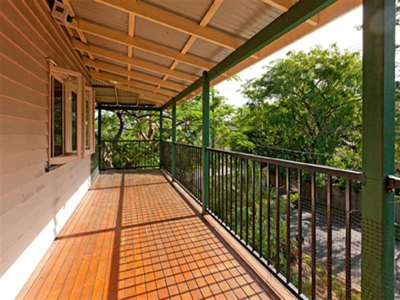 1 Isis Crescent, Seven Hills QLD 4170