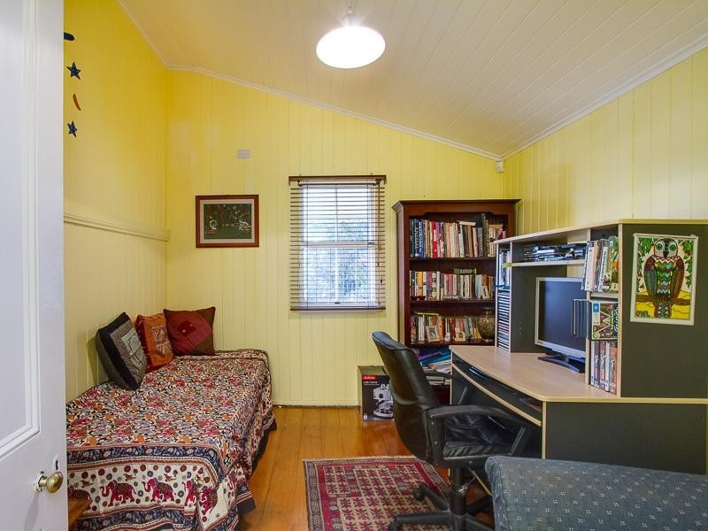 128 Agnew Street, Norman Park QLD 4170