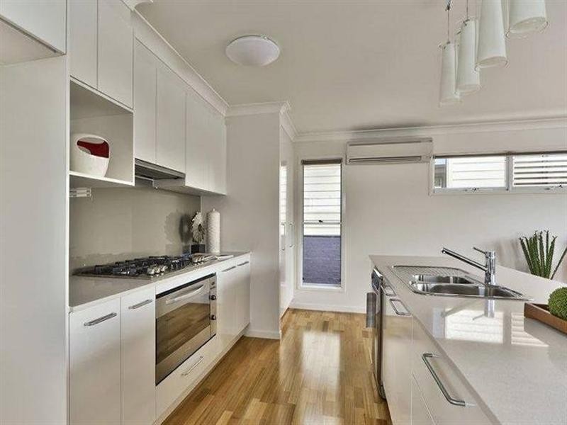 42 Dover Street, Hawthorne QLD 4171