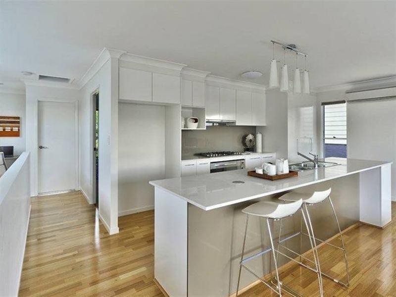 42 Dover Street, Hawthorne QLD 4171