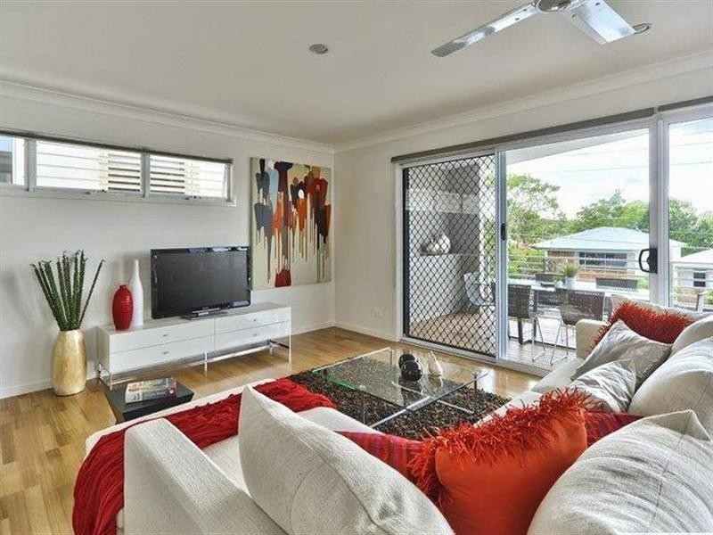 42 Dover Street, Hawthorne QLD 4171