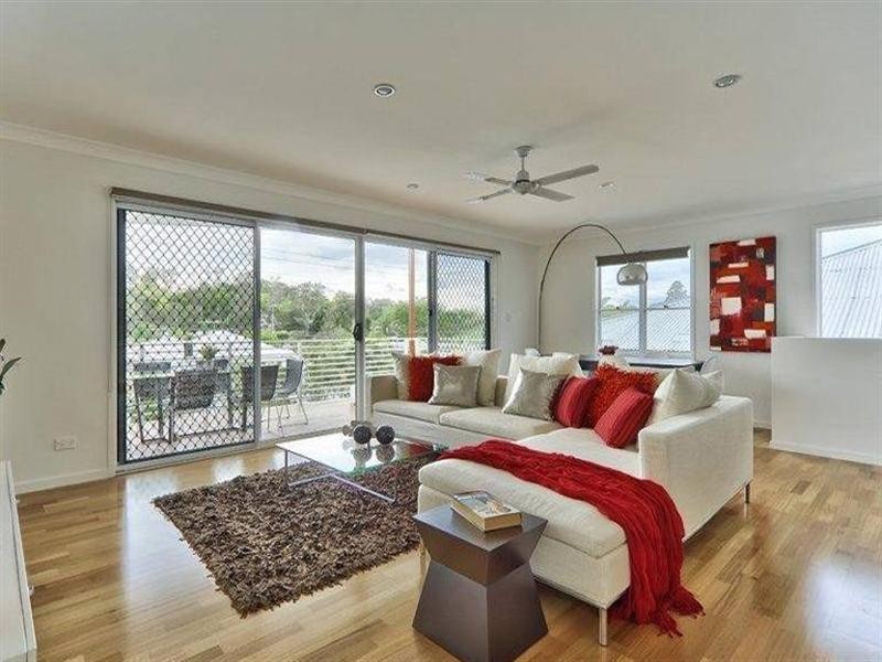 42 Dover Street, Hawthorne QLD 4171