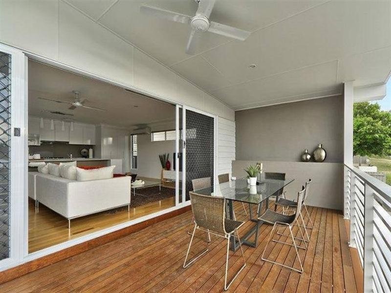 42 Dover Street, Hawthorne QLD 4171