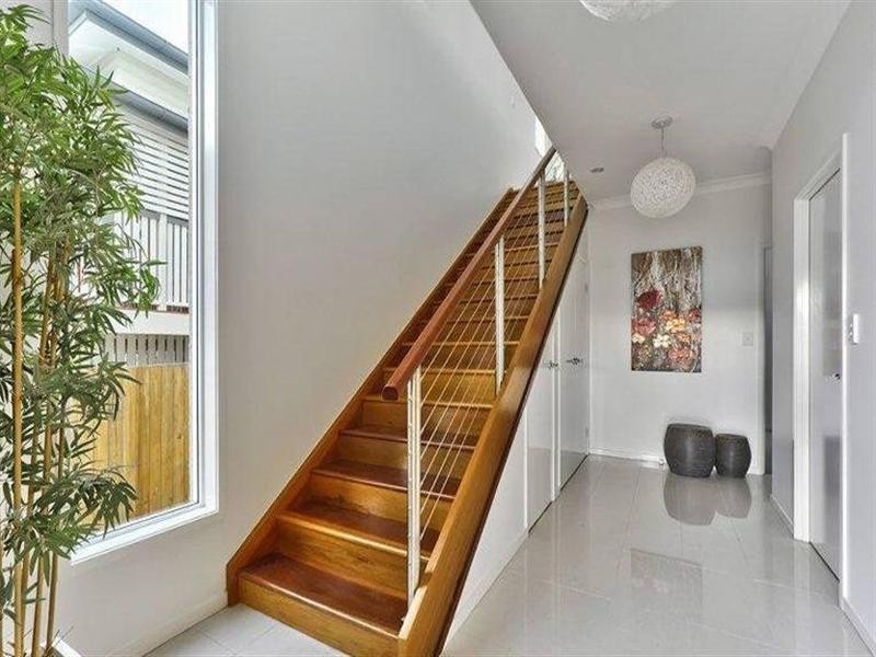 42 Dover Street, Hawthorne QLD 4171