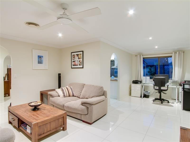 7 Baynes Street, Carindale QLD 4152