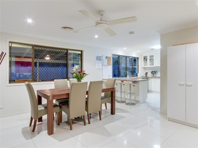 7 Baynes Street, Carindale QLD 4152